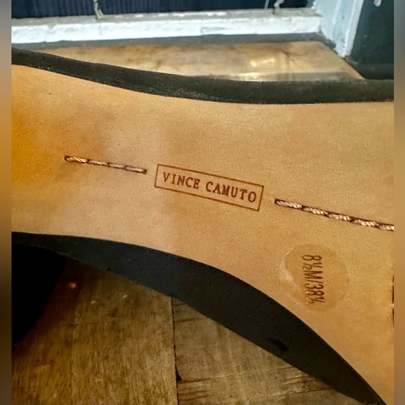 Vince Camuto Black Leather Cutout Peep Toe Booties Size 8.5M - Picture 7 of 9